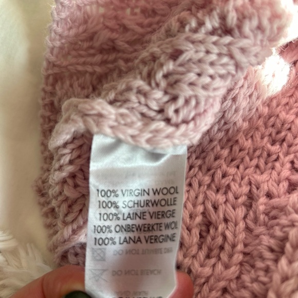 Fisherman knit pink wool sweater from
Ireland. NWOT - Picture 7 of 7